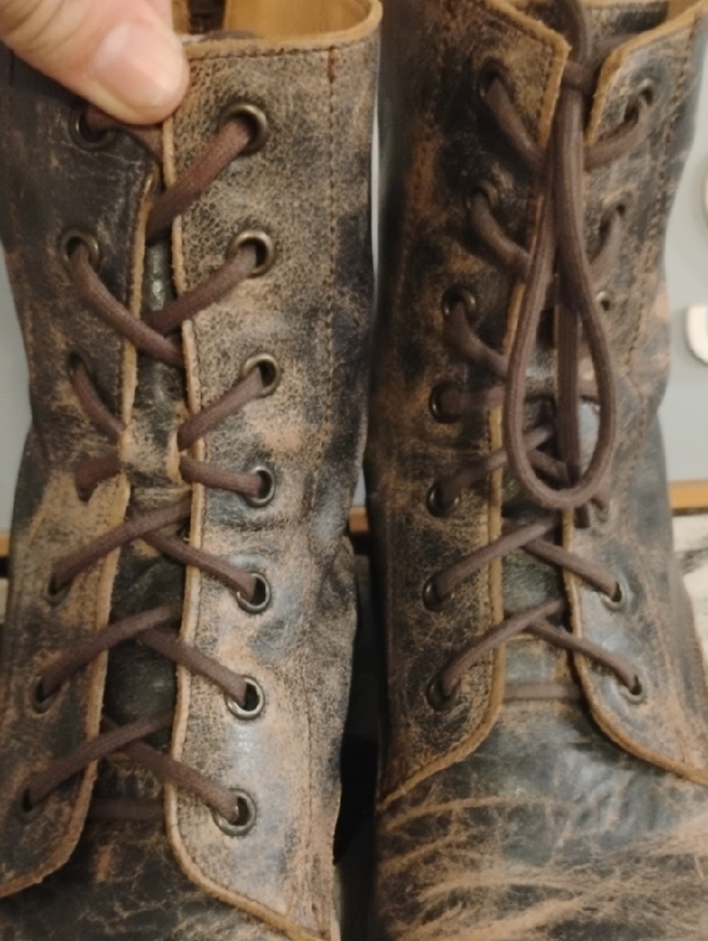 Men's Bed/STU Cobbler Distressed Leather Lace-Up Boots in Brown Zips Up In Back. - Picture 5 of 11